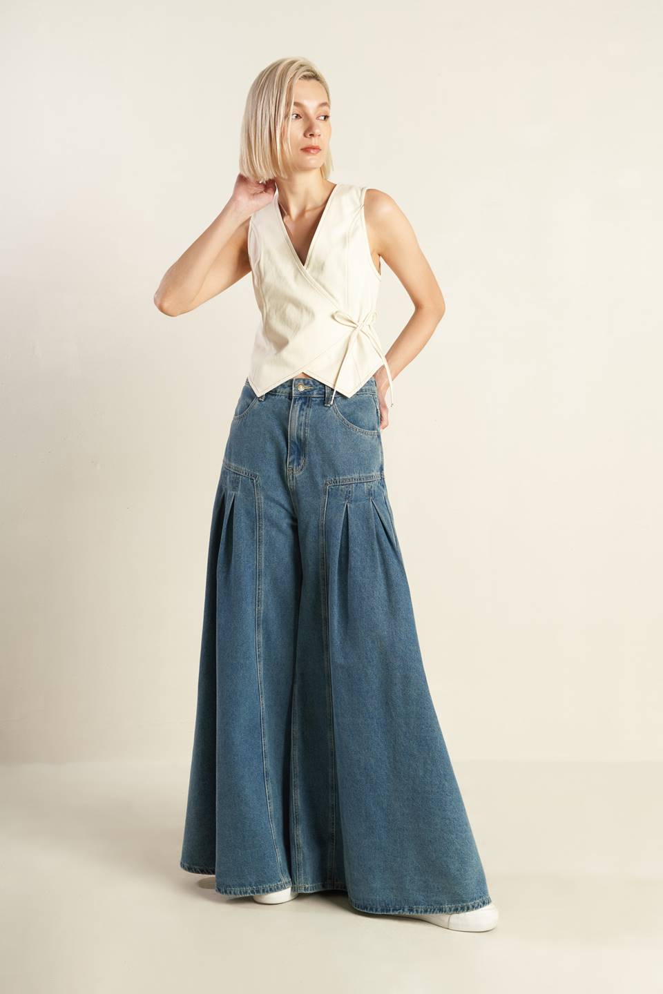 WATCHING THE WIND WOVEN VEST - By Baano