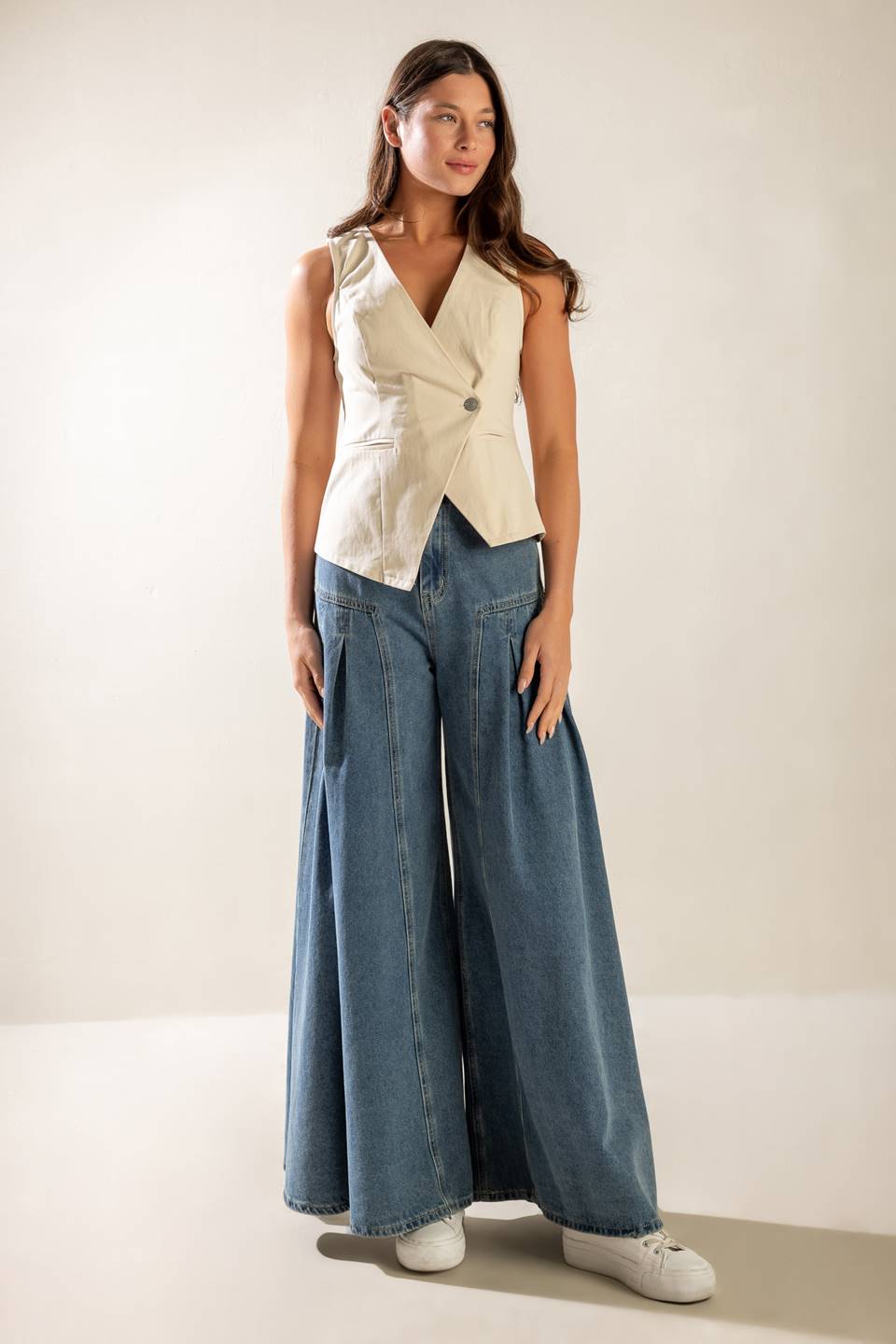 UNDENIABLE GROWTH WOVEN VEST - By Baano