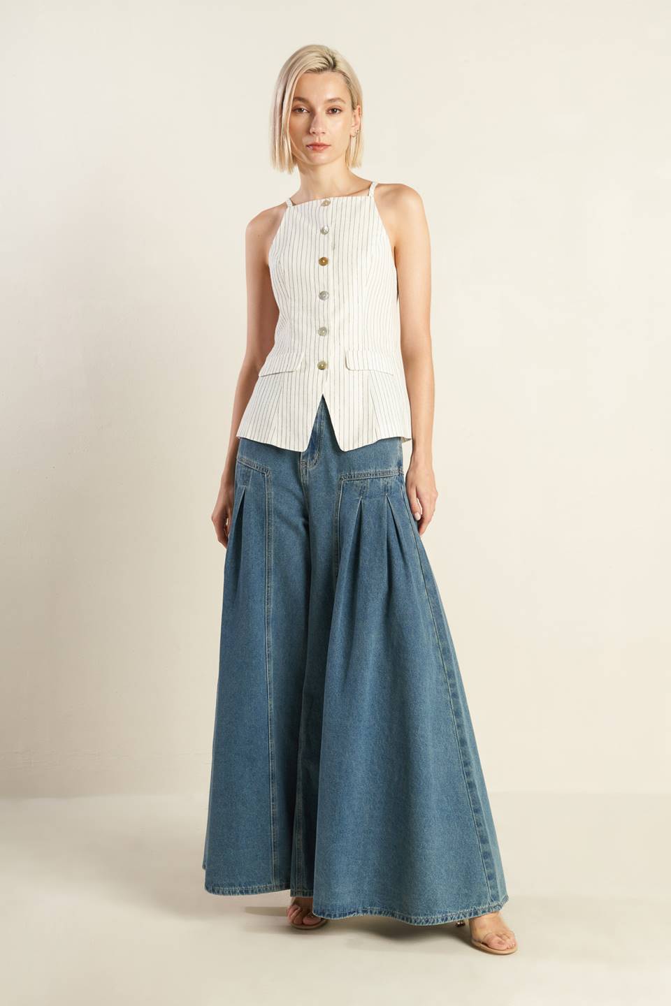 LEAD THE WAY WOVEN SEERSUCKER TOP - By Baano