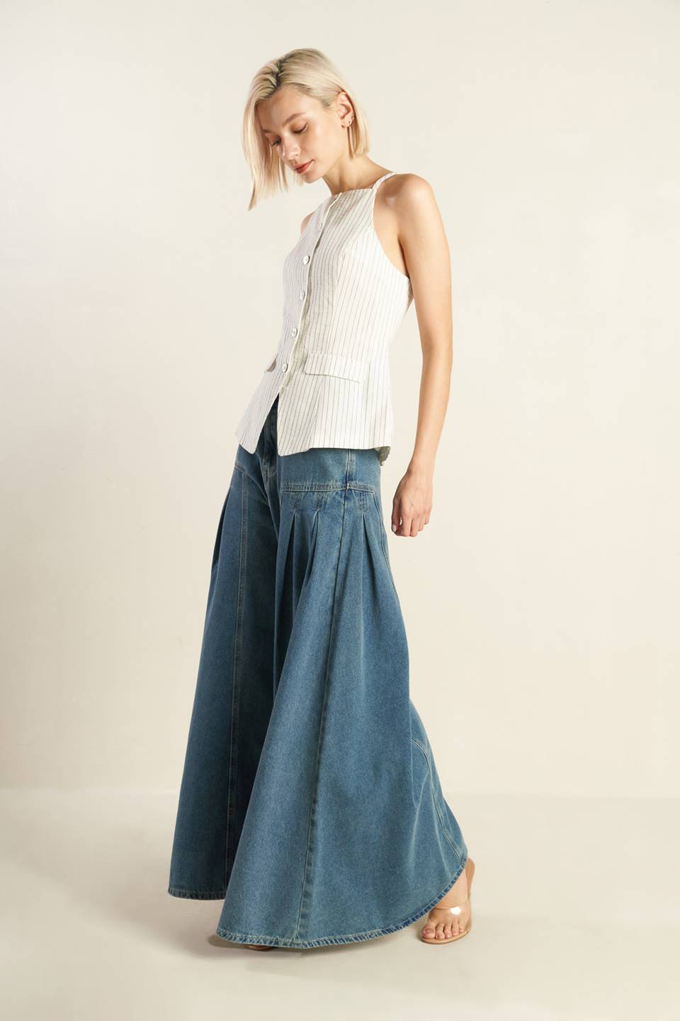 LEAD THE WAY WOVEN SEERSUCKER TOP - By Baano