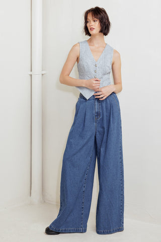 CITY RIVETS KNIT VEST - By Baano