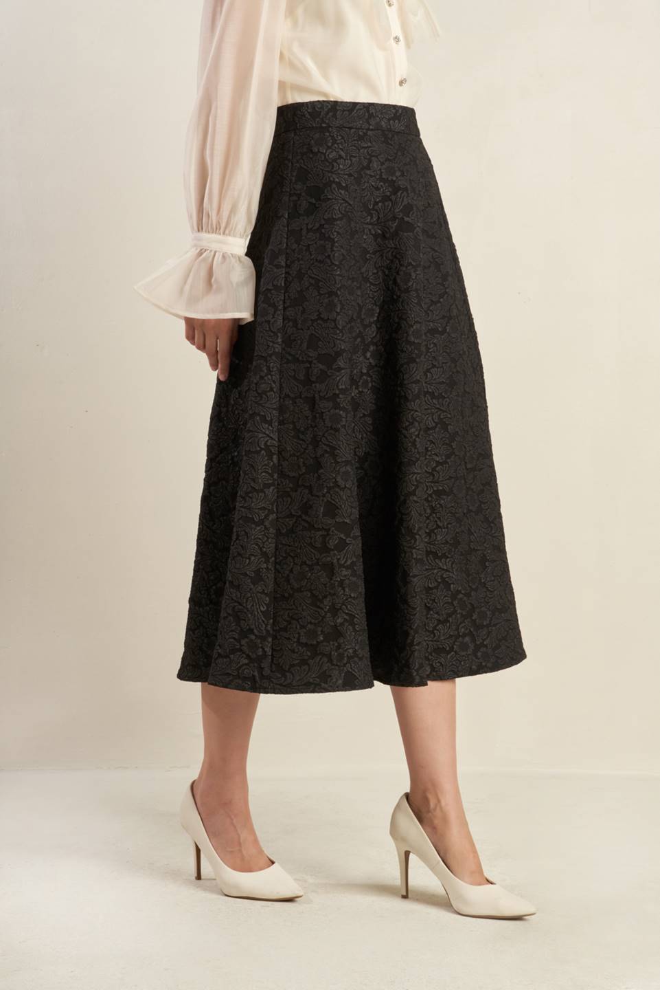 FOREVER DAYDREAMING WOVEN MIDI SKIRT - By Baano