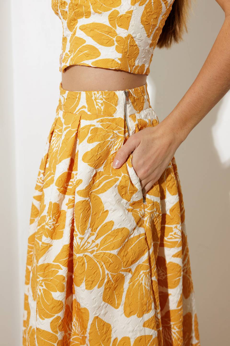 PLAIN OPTIMISM WOVEN MIDI SKIRT - By Baano