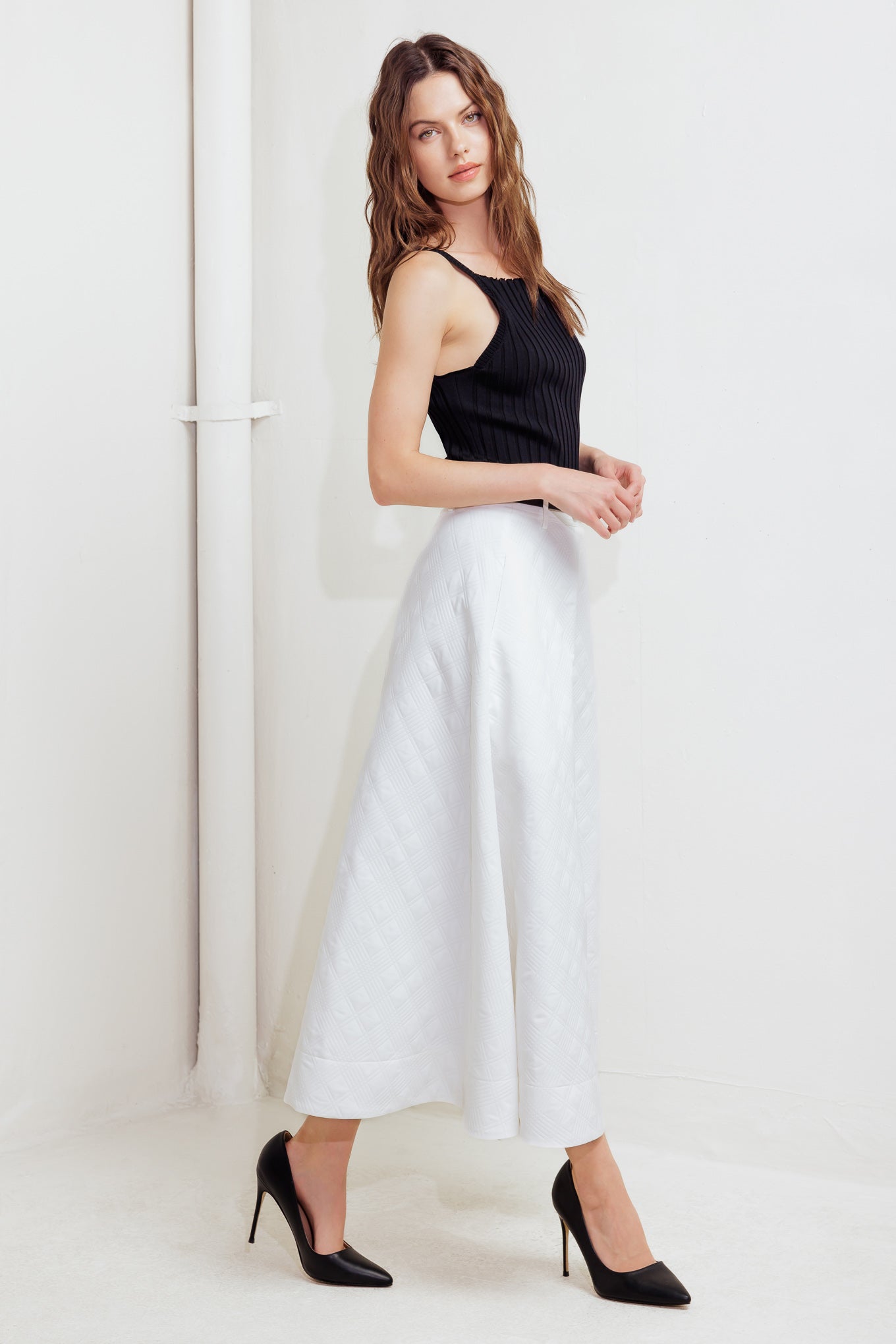 DOWNTOWN EASE WOVEN MIDI SKIRT - By Baano