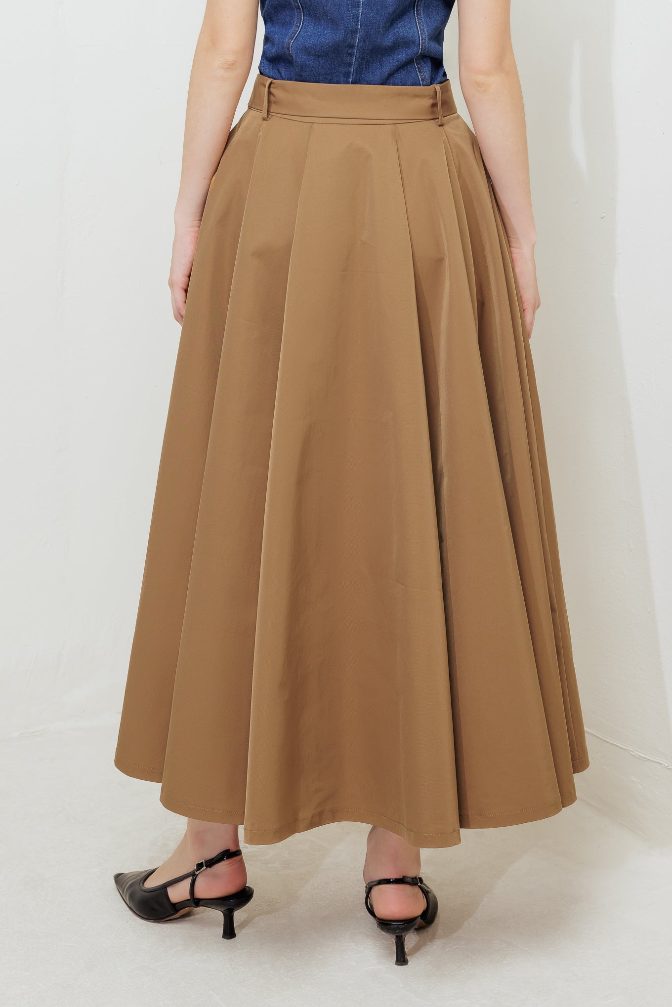 GOLDEN STILL CAMEL WOVEN FULL MIDI SKIRT - By Baano