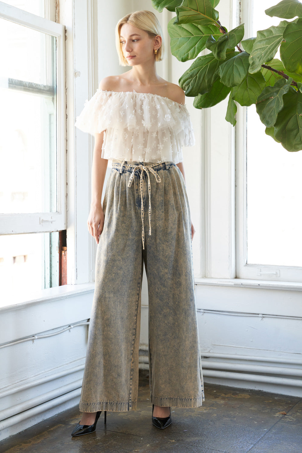 PASSING THOUGH DENIM PANTS - By Baano