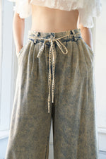 PASSING THOUGH DENIM PANTS - By Baano