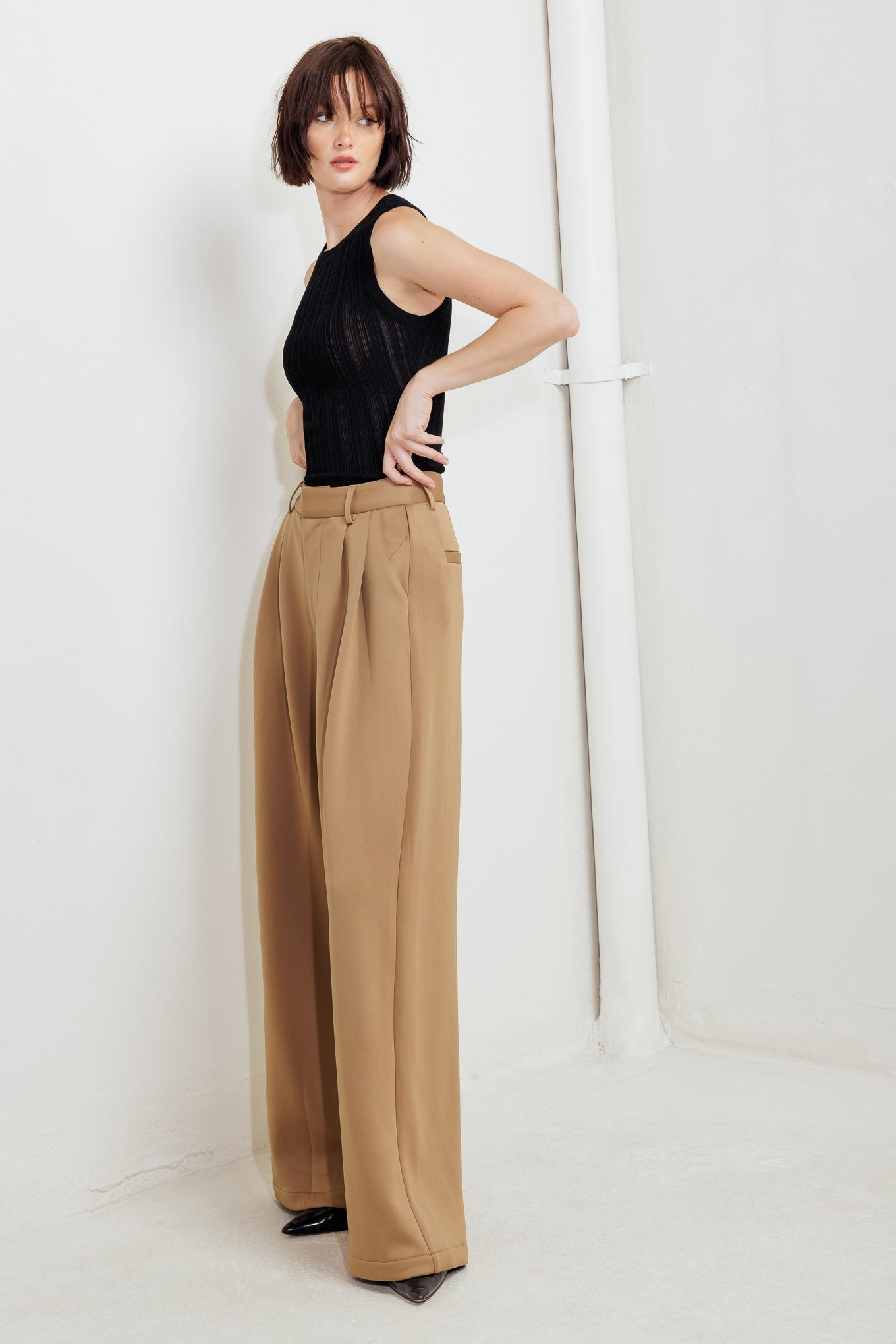 ROMANTIC PETAL WOVEN PANTS - By Baano