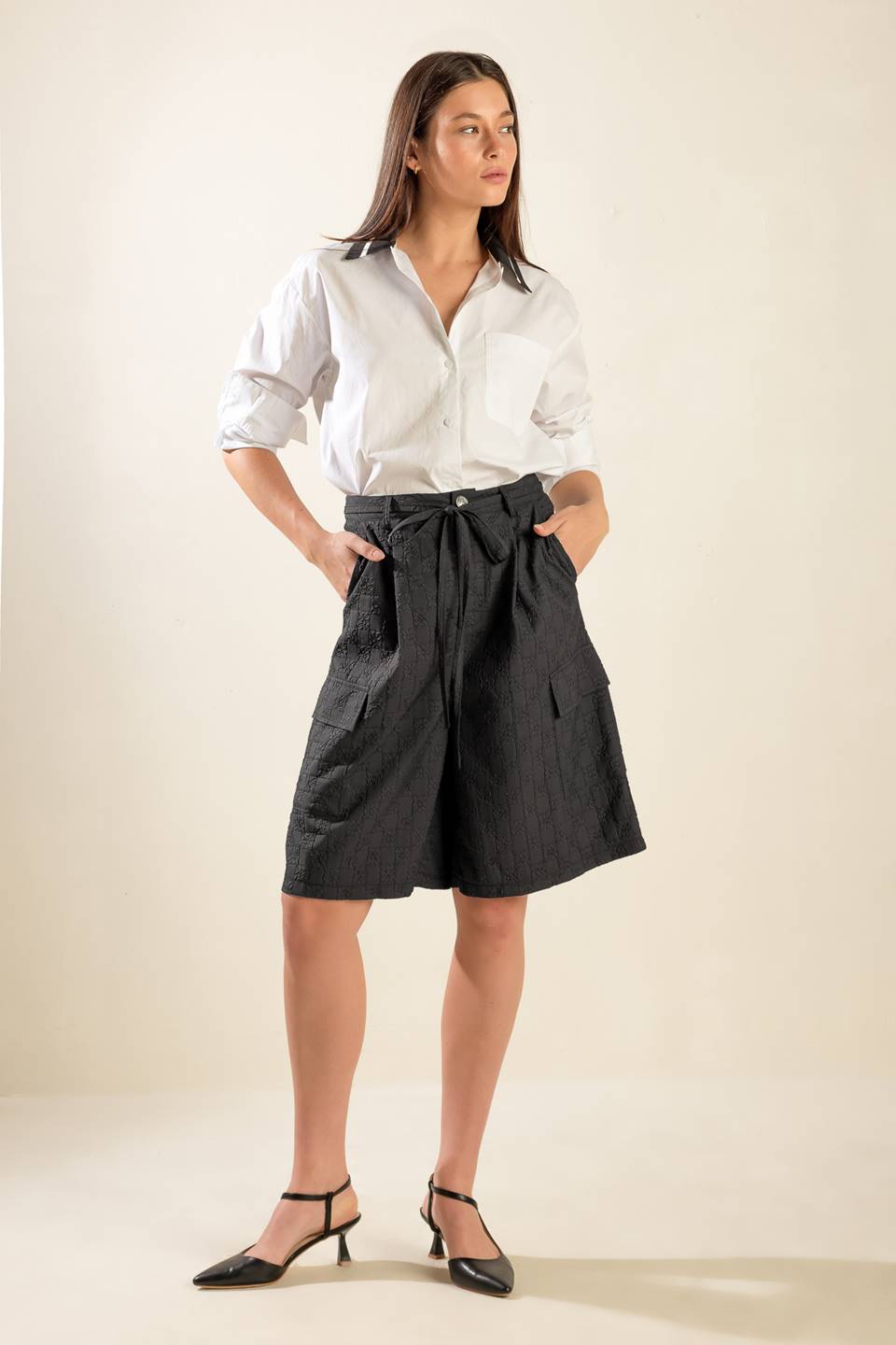 SEE WHAT HAPPENS WOVEN BERMUDA SHORTS - By Baano