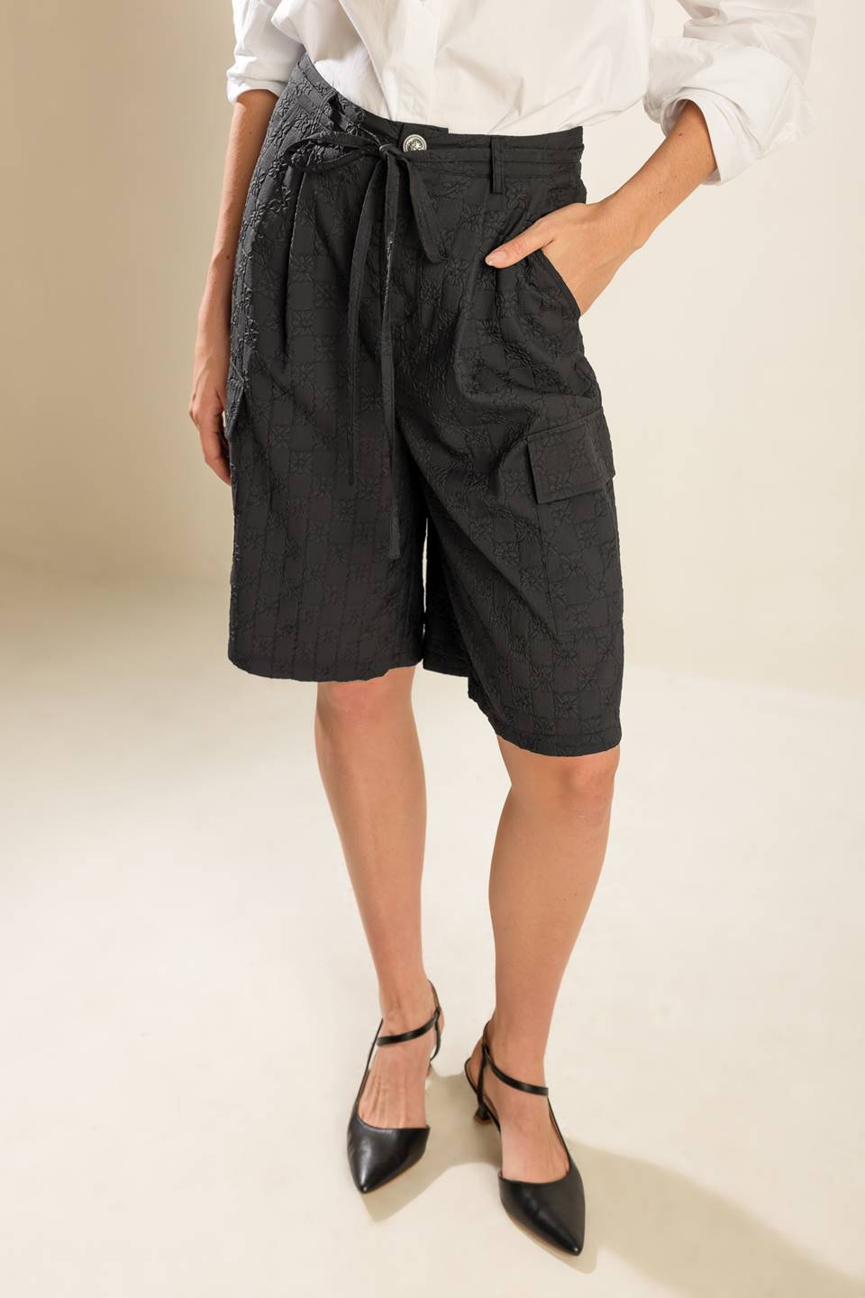 SEE WHAT HAPPENS WOVEN BERMUDA SHORTS - By Baano