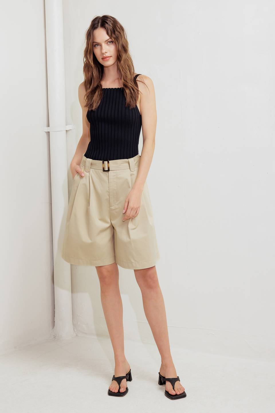 MODERN VOYAGER WOVEN BERMUDA SHORT - By Baano