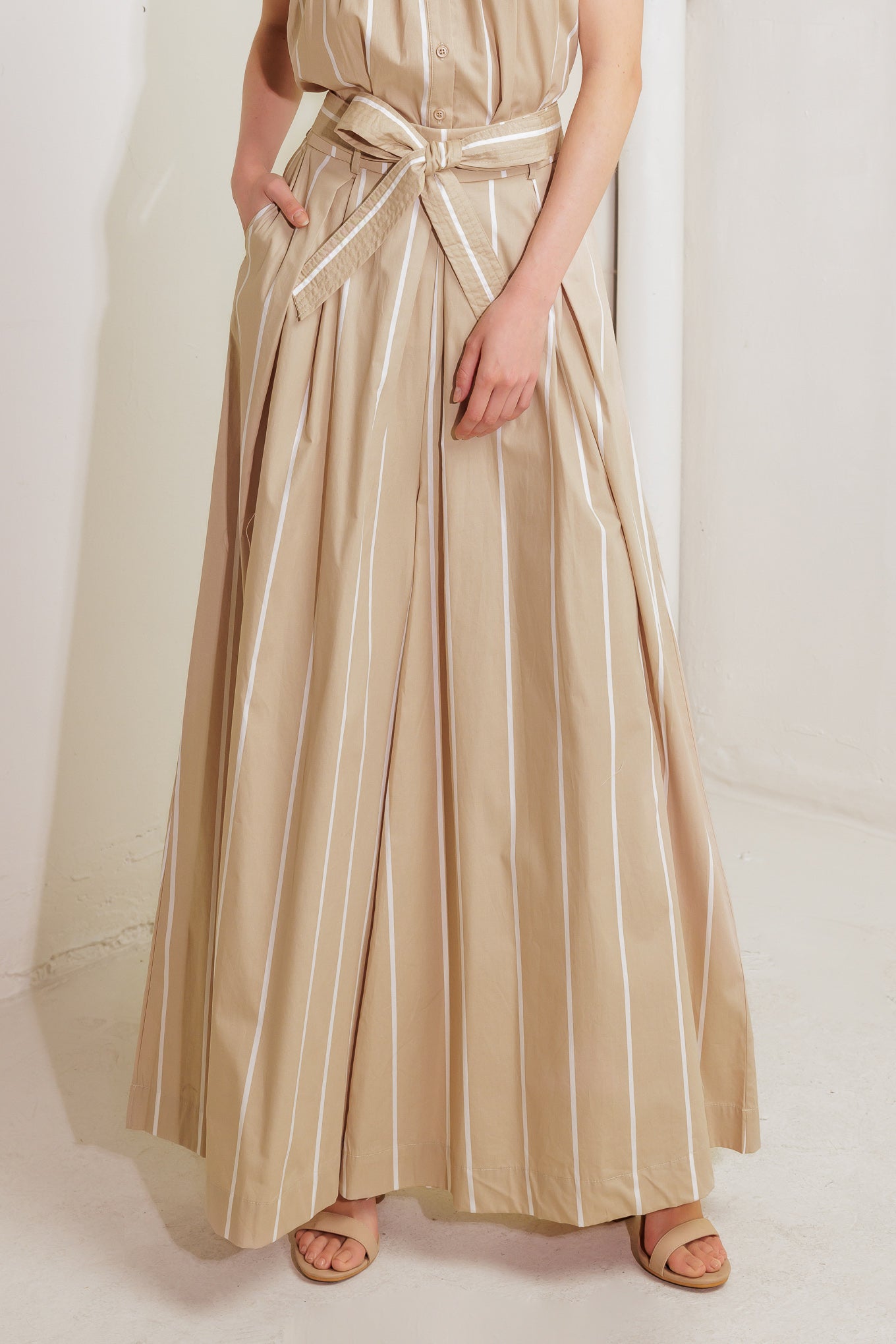 WHEN DAISIES DANCE WOVEN PANTS - By Baano