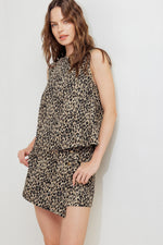 CATWALK MOVEMENT WOVEN SKORT Flying Tomato