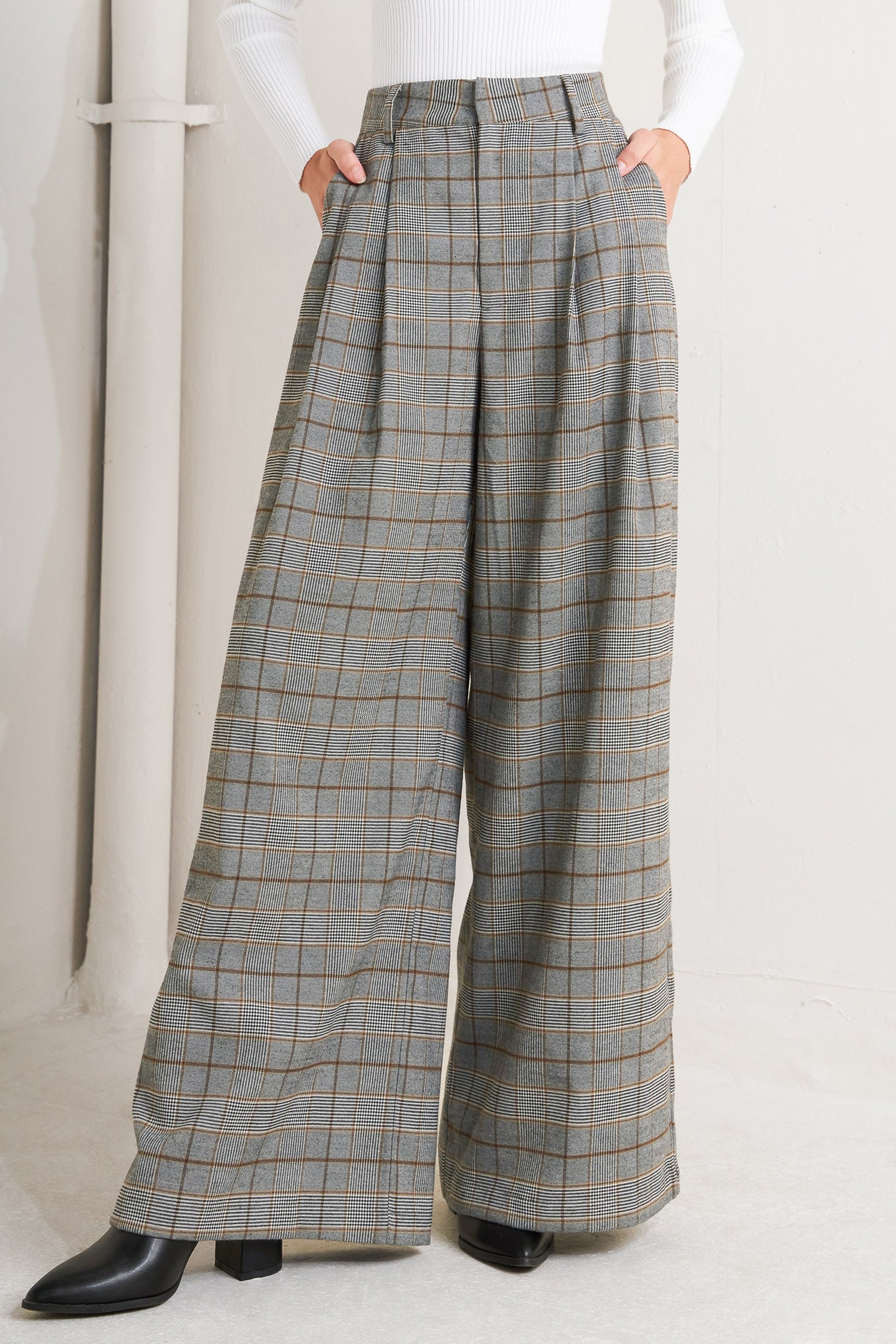 NEW AGE WOVEN PLAID PANTS - By Baano