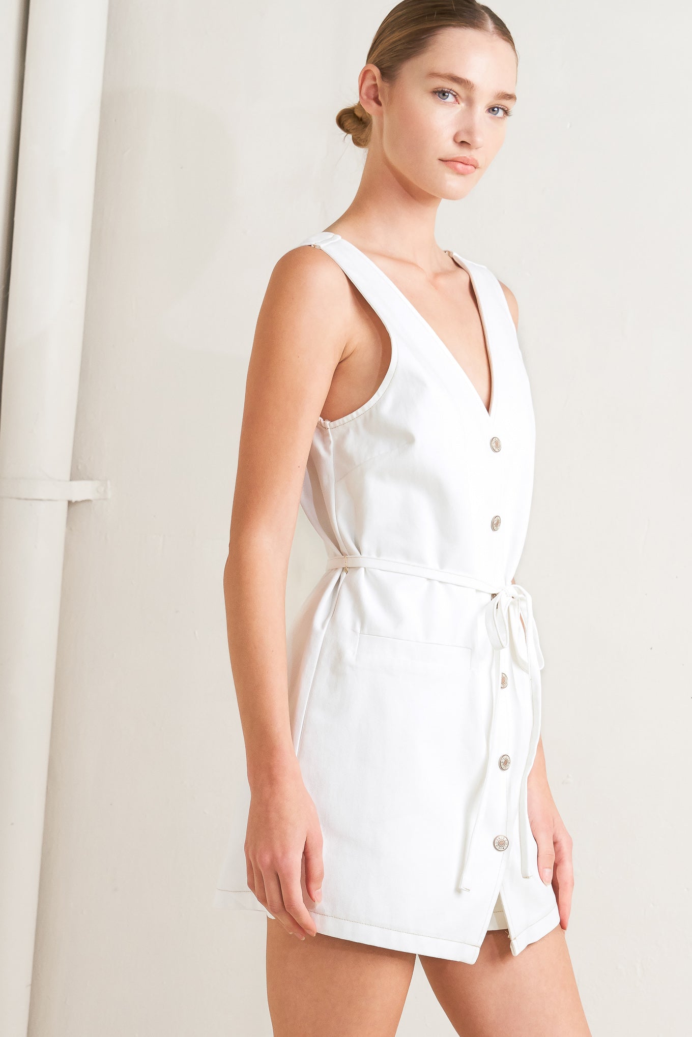 EFFORTLESS ATTRACTION WOVEN ROMPER
