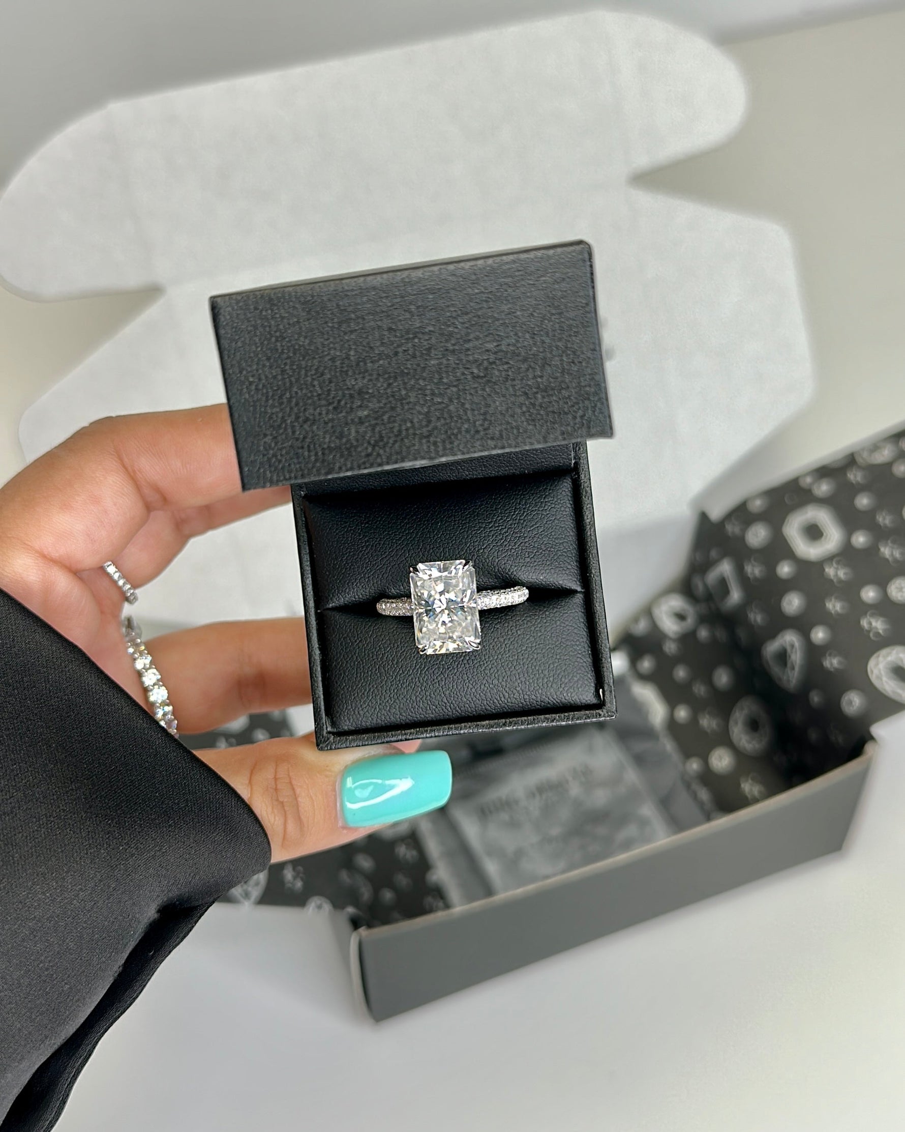 5.0ct Radiant Cut Moissanite Diamond Three Row Pavè Engagement Ring Ring Deluxe Fine Jewelry