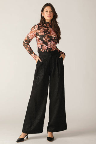 FIRESIDE CHATS STRETCH LACE TOP - By Baano