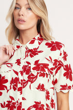 FLORAL KISS WOVEN TOP