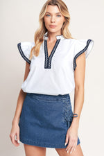 EASY TO ADMIRE WOVEN TOP