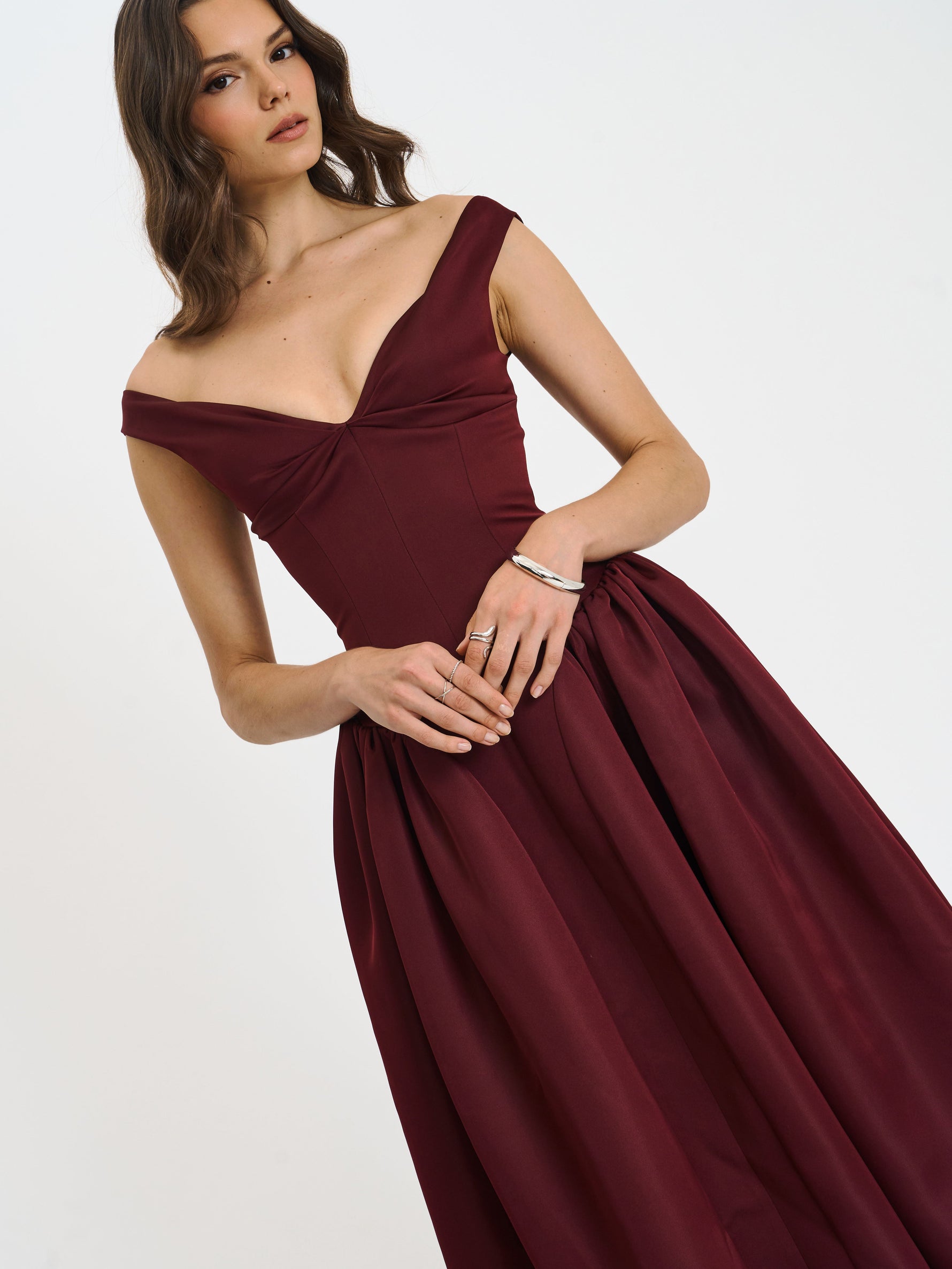 Omella Burgundy Ruched Bust Sweetheart Flared Midi Dress Miss Circle