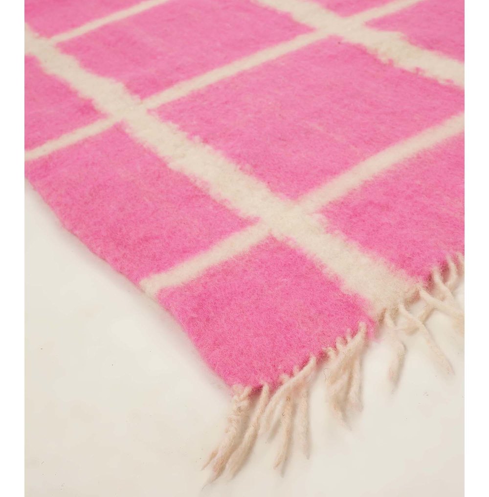 Momos Grid Blanket- Natural White & Neon Pink