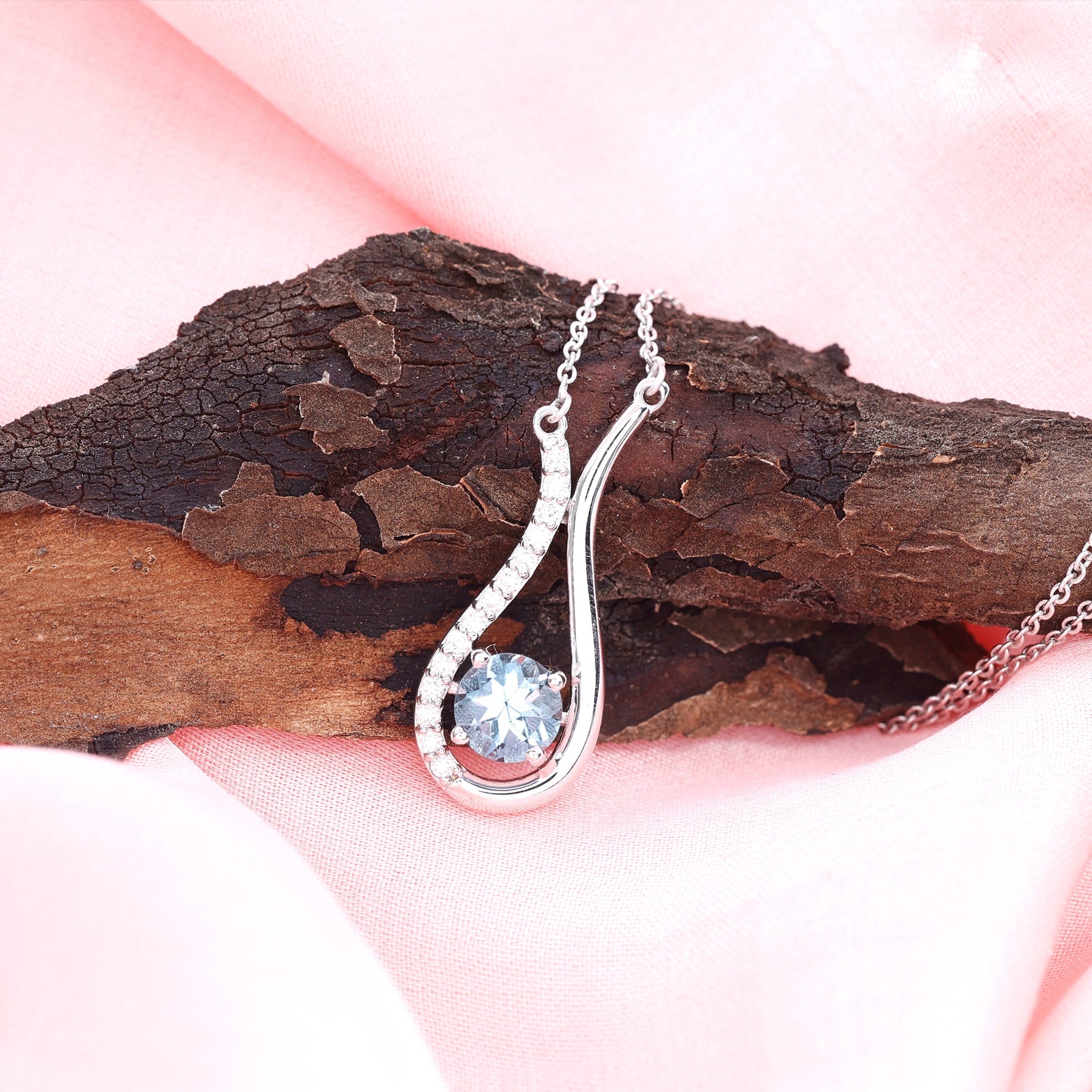 1.25 CT Aquamarine and Diamond Teardrop Pendant Necklace