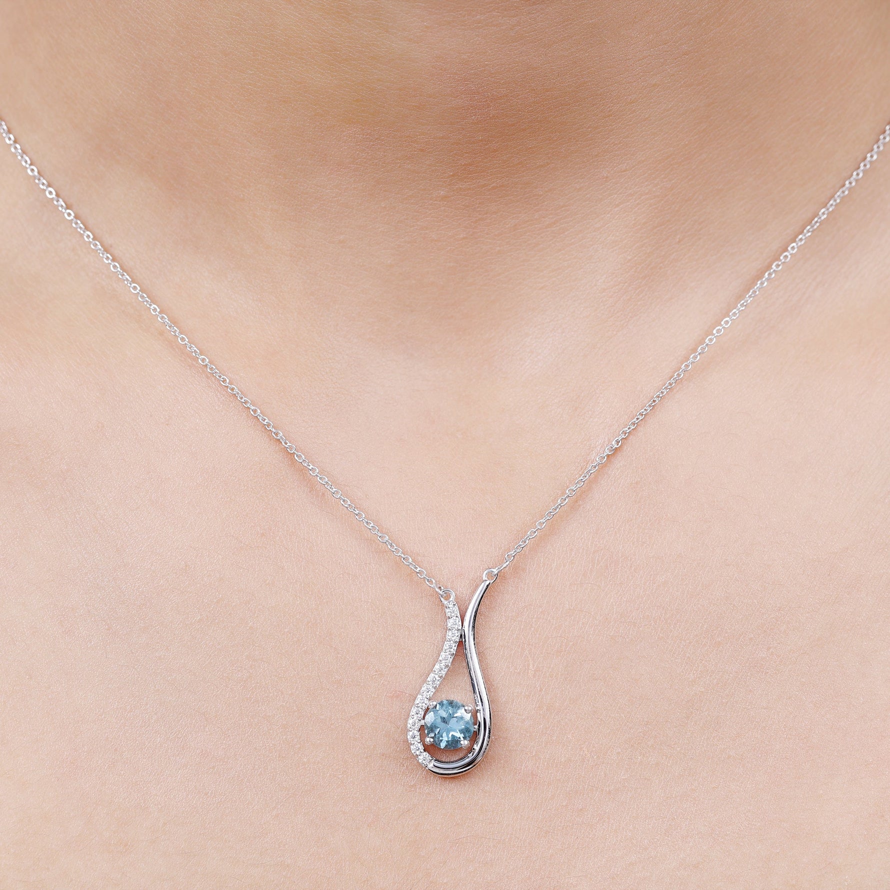 1.25 CT Aquamarine and Diamond Teardrop Pendant Necklace