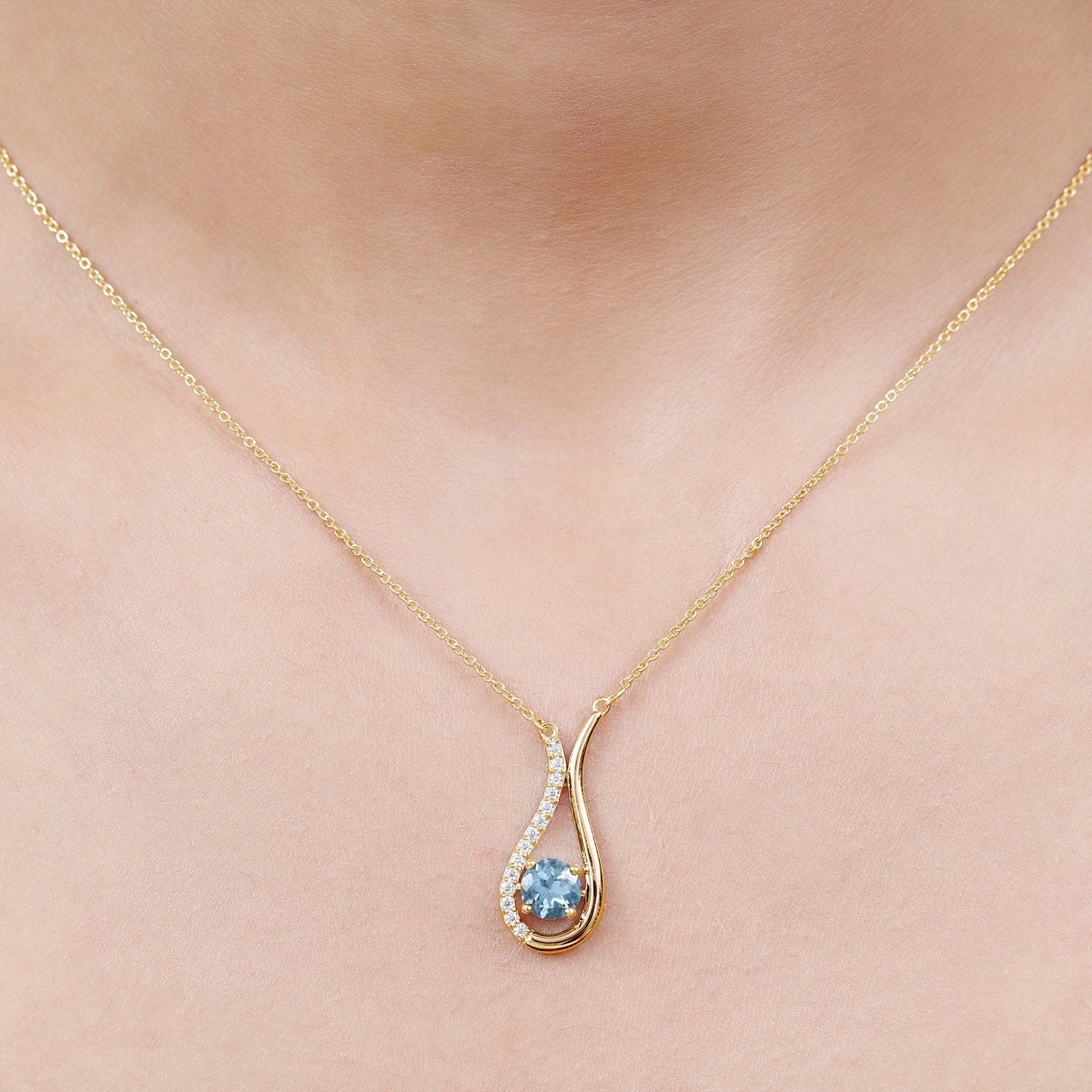 1.25 CT Aquamarine and Diamond Teardrop Pendant Necklace