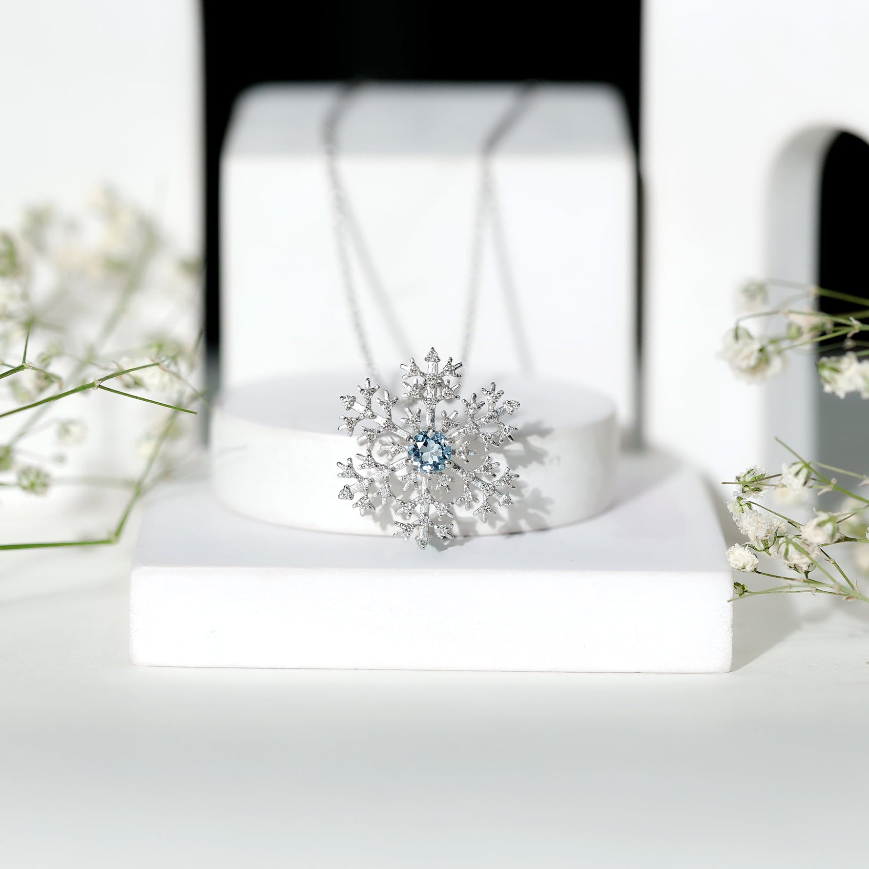1 CT Snowflake Pendant Necklace with Aquamarine and Diamond