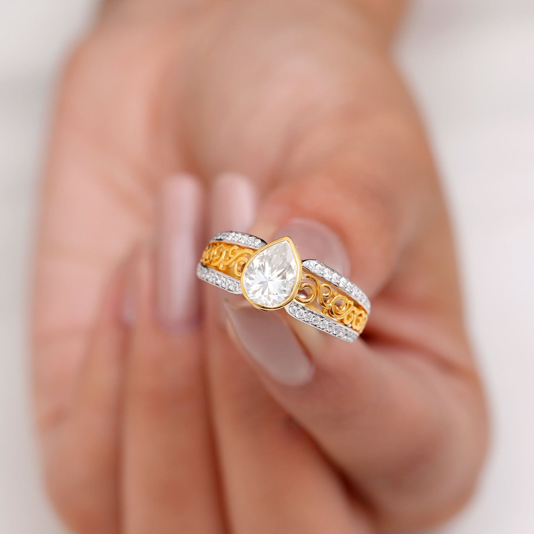 Certified Lab Created Diamond Antique Engagement Ring for Women