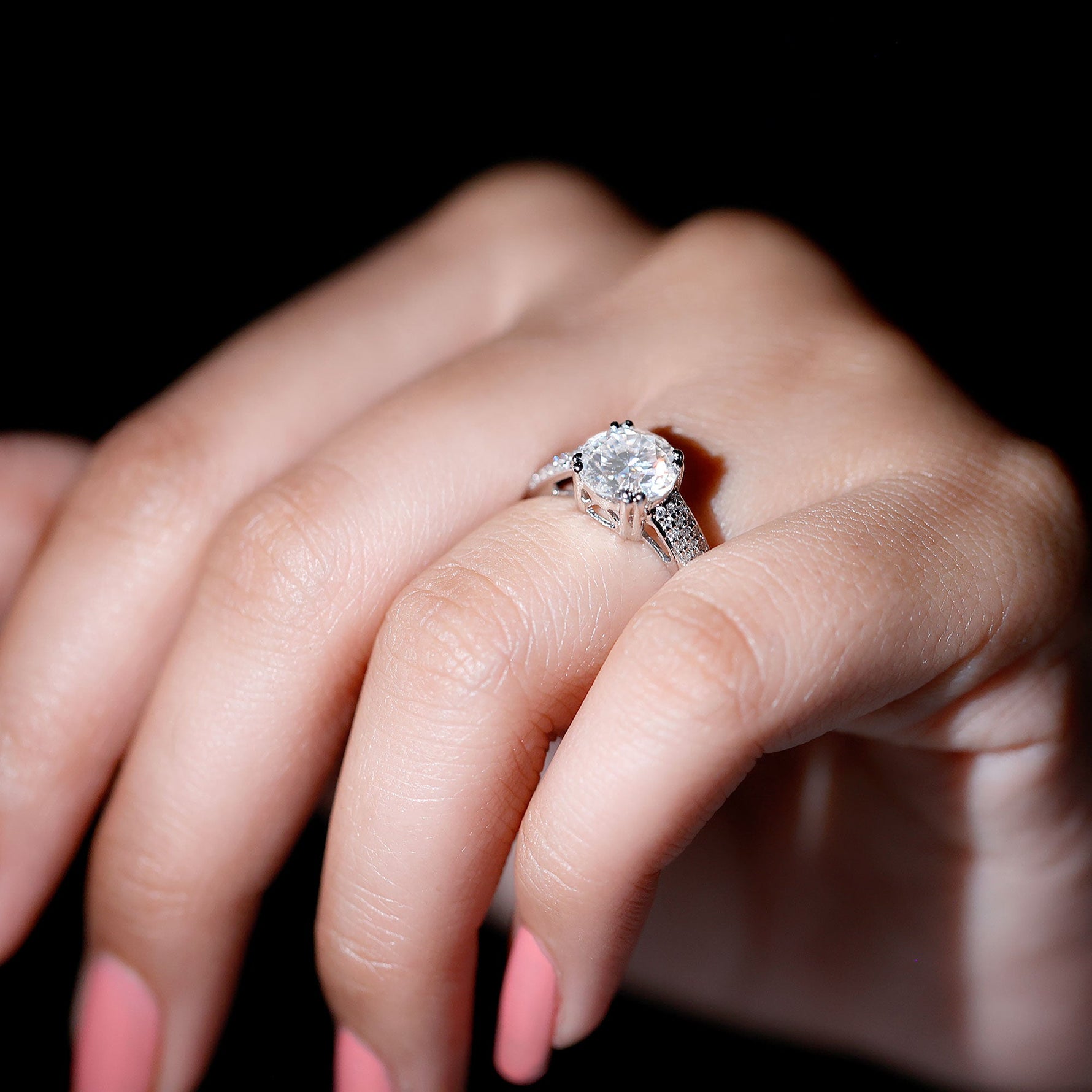Lab Grown Diamond Engagement Ring With Double Prongs
