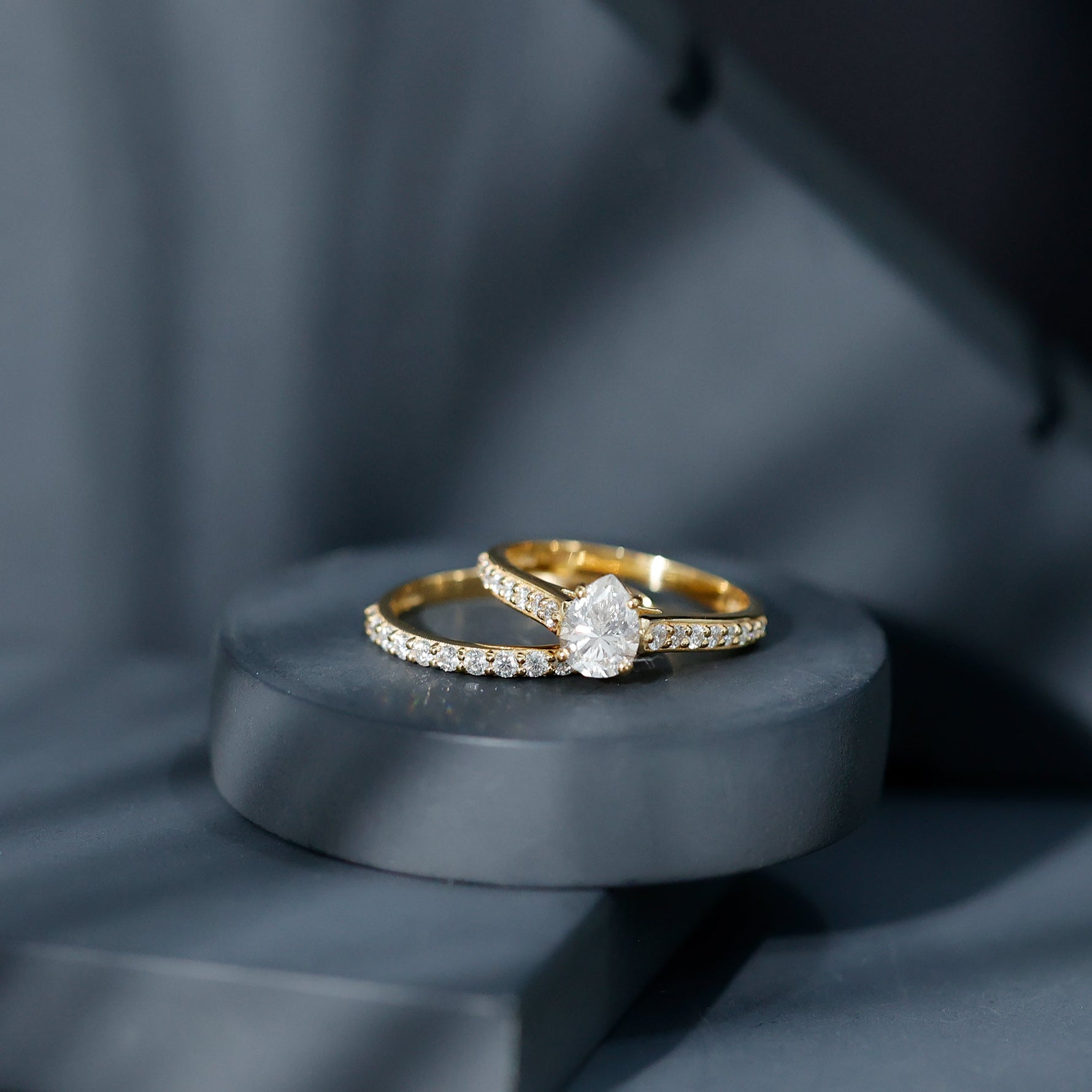 Pear Cut 6X8 MM Lab Grown Diamond Marriage Ring Set for Women