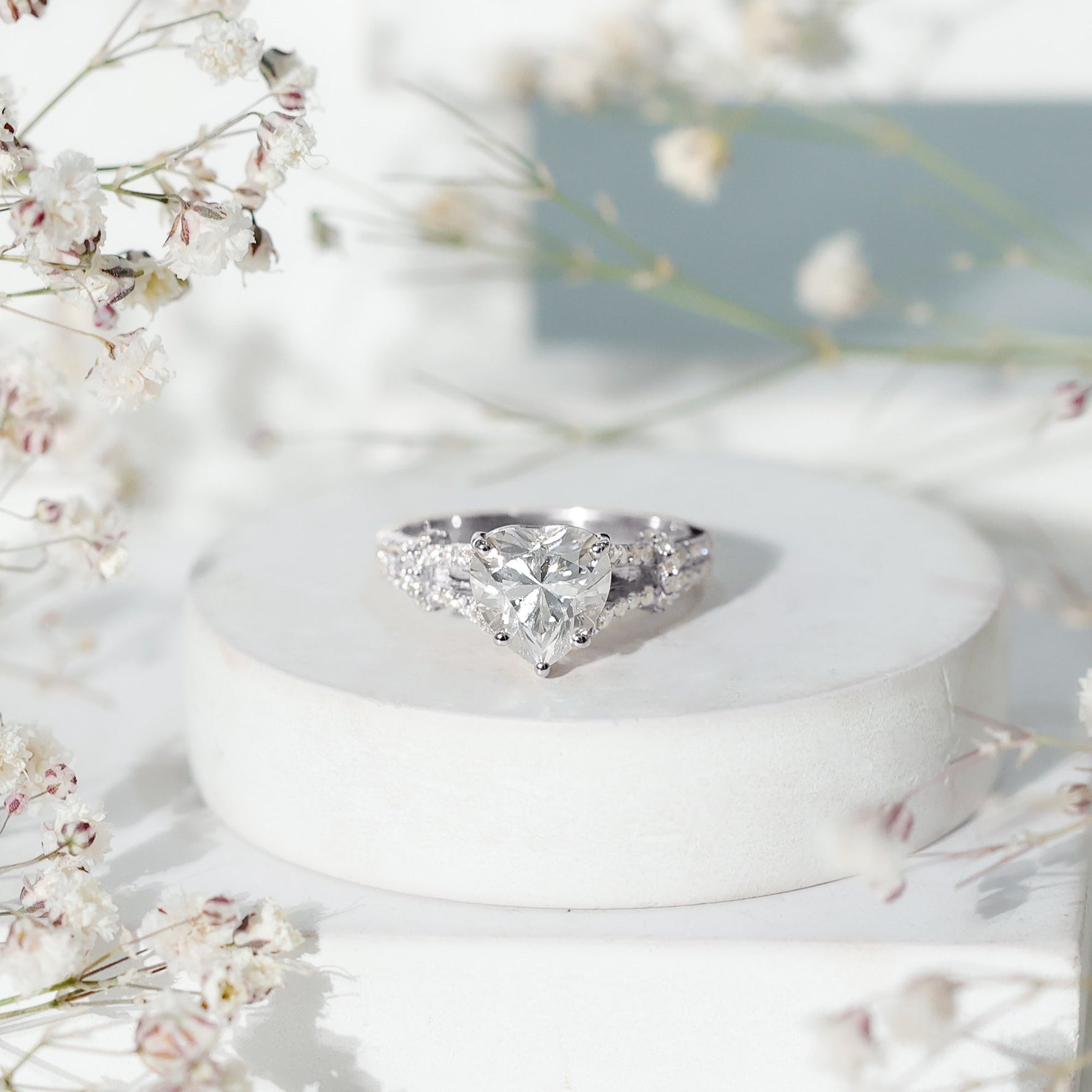 8 mm Lab Grown Diamond Heart Shape Engagement Ring