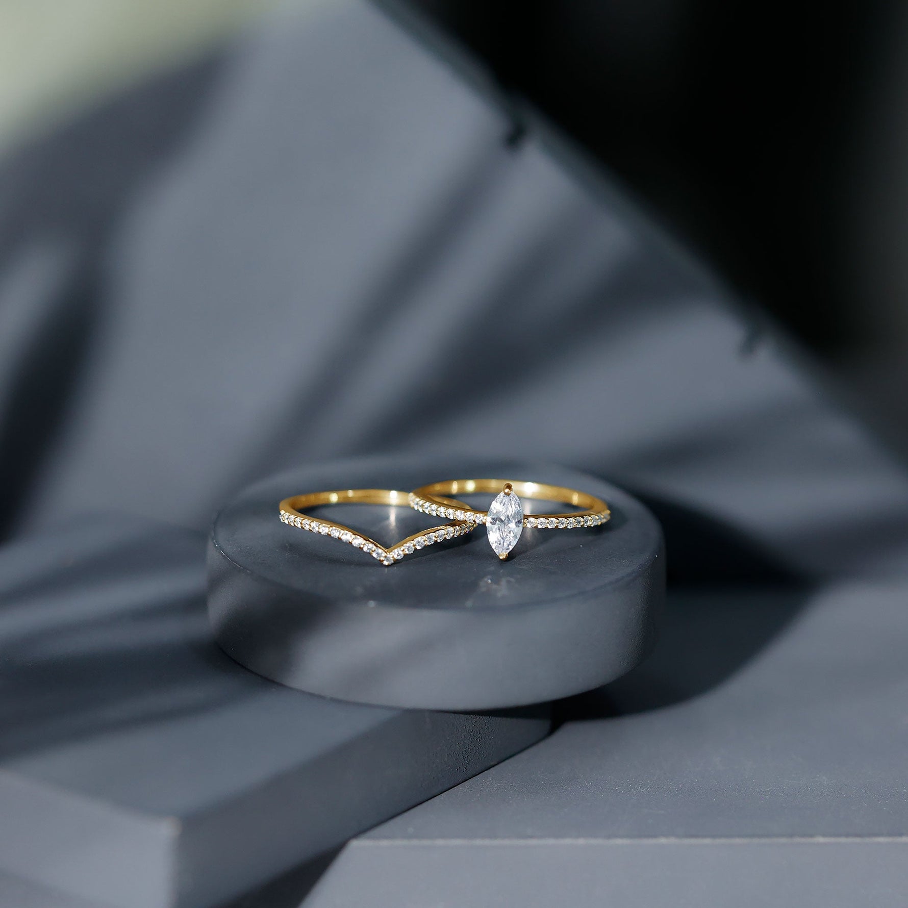1.25 CT Marquise Cut Zircon Wedding Ring Set in Gold