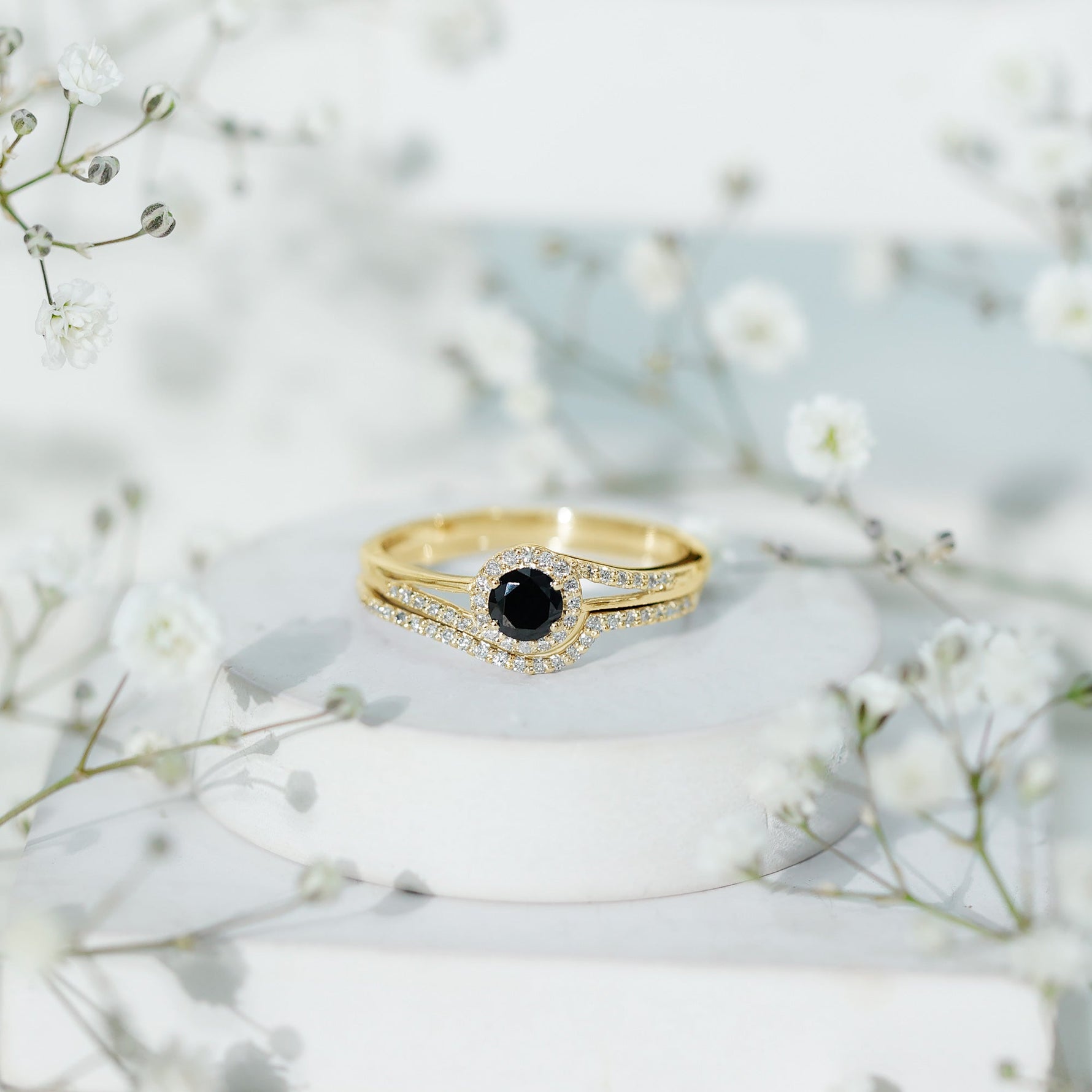 Black Onyx Minimal Wedding Rings Set with Diamond Curved Band