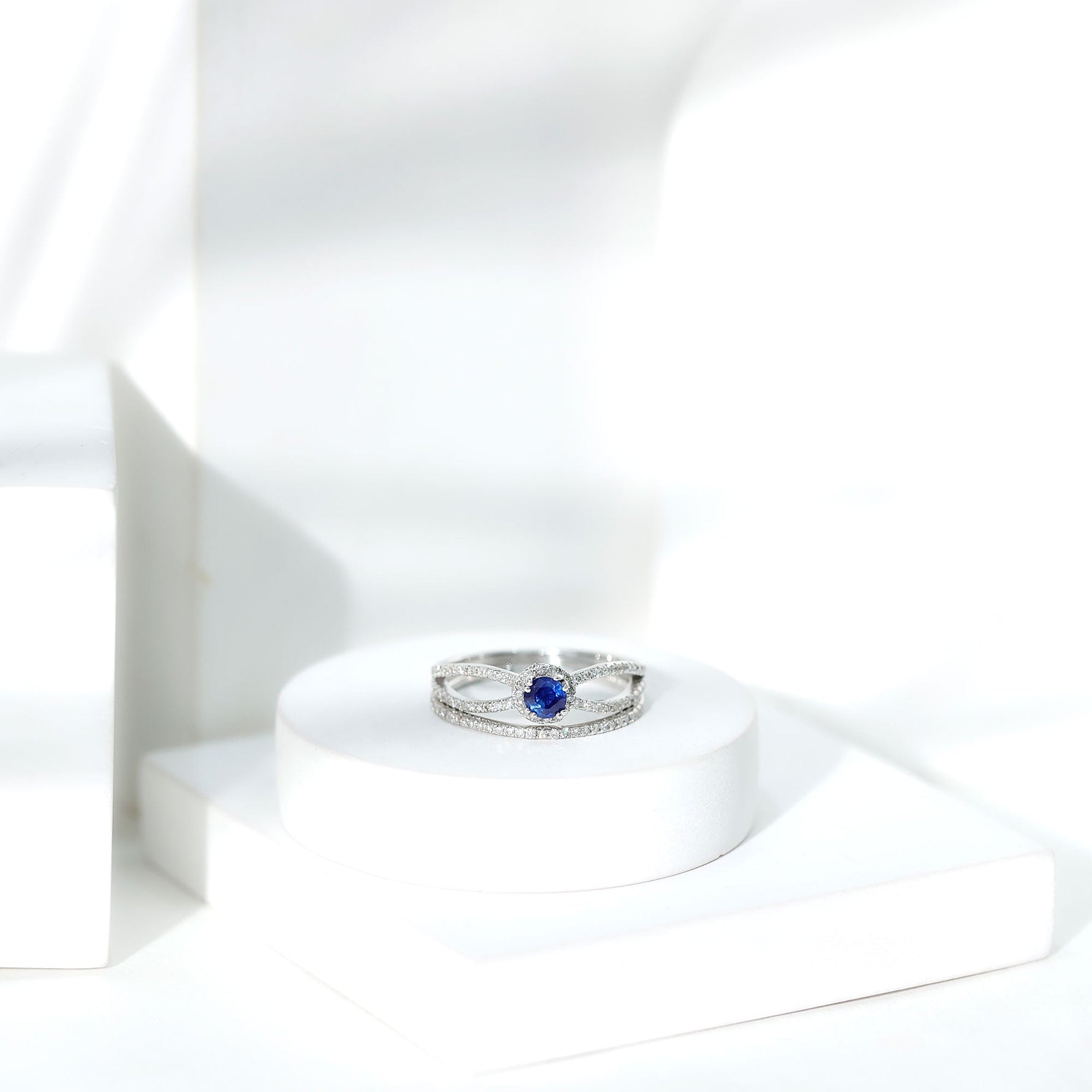 Blue Sapphire Wedding Ring Set with Diamond
