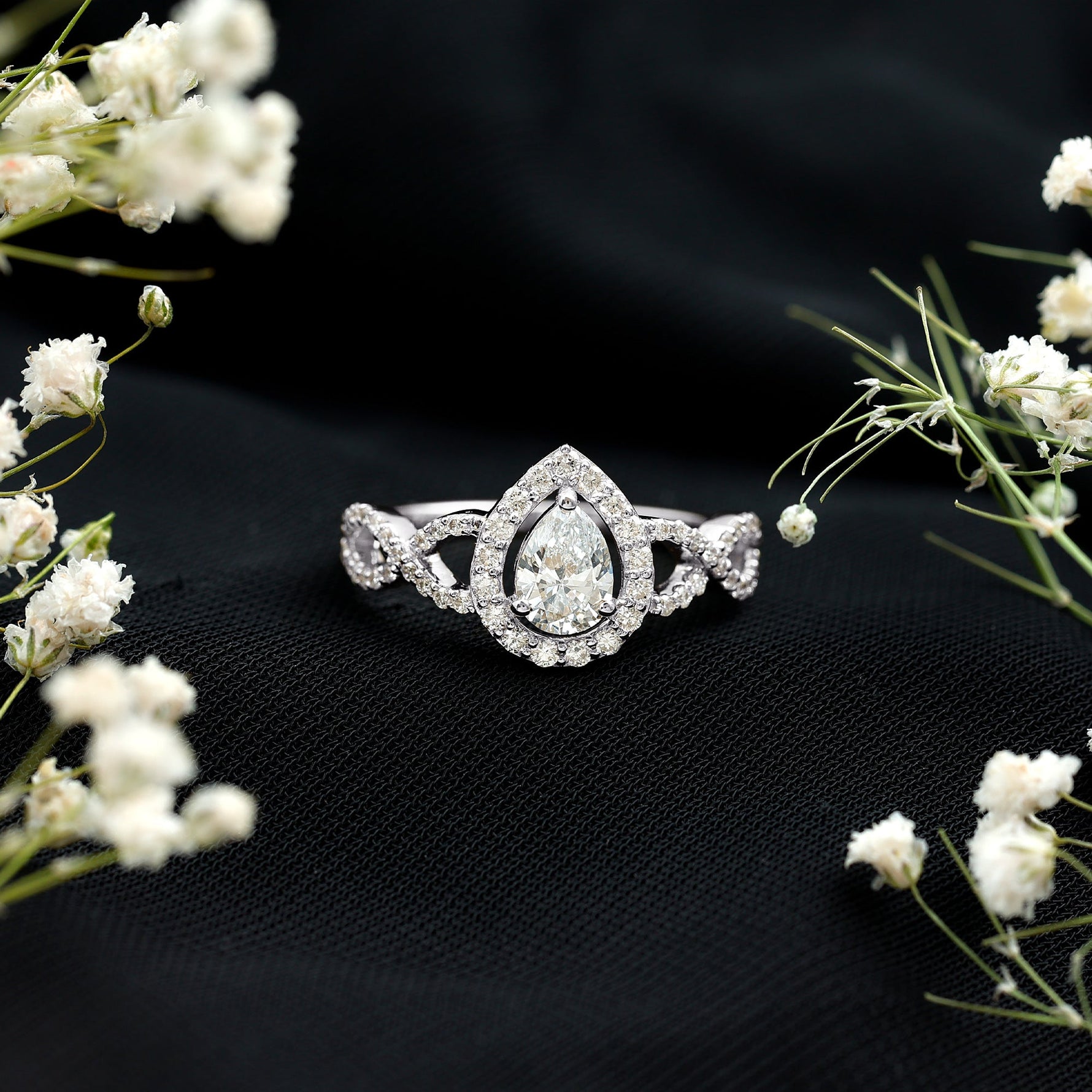 Pear Shape Lab Grown Diamond Teardrop Engagement Ring