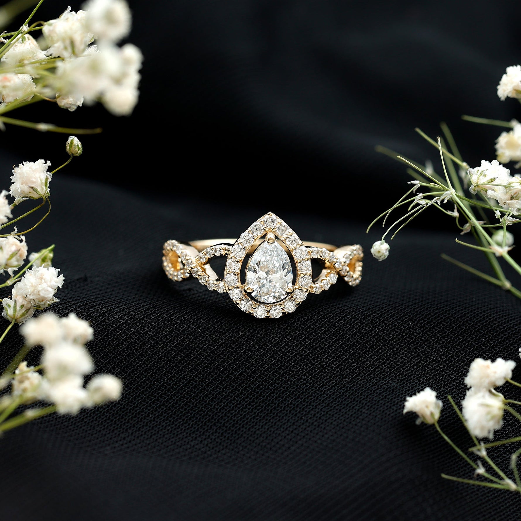 Pear Shape Lab Grown Diamond Teardrop Engagement Ring