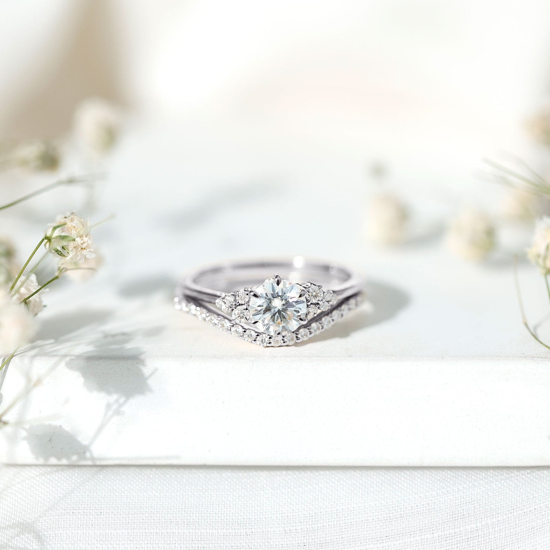 6 MM Round Cut Moissanite Wedding Ring Set For Bride