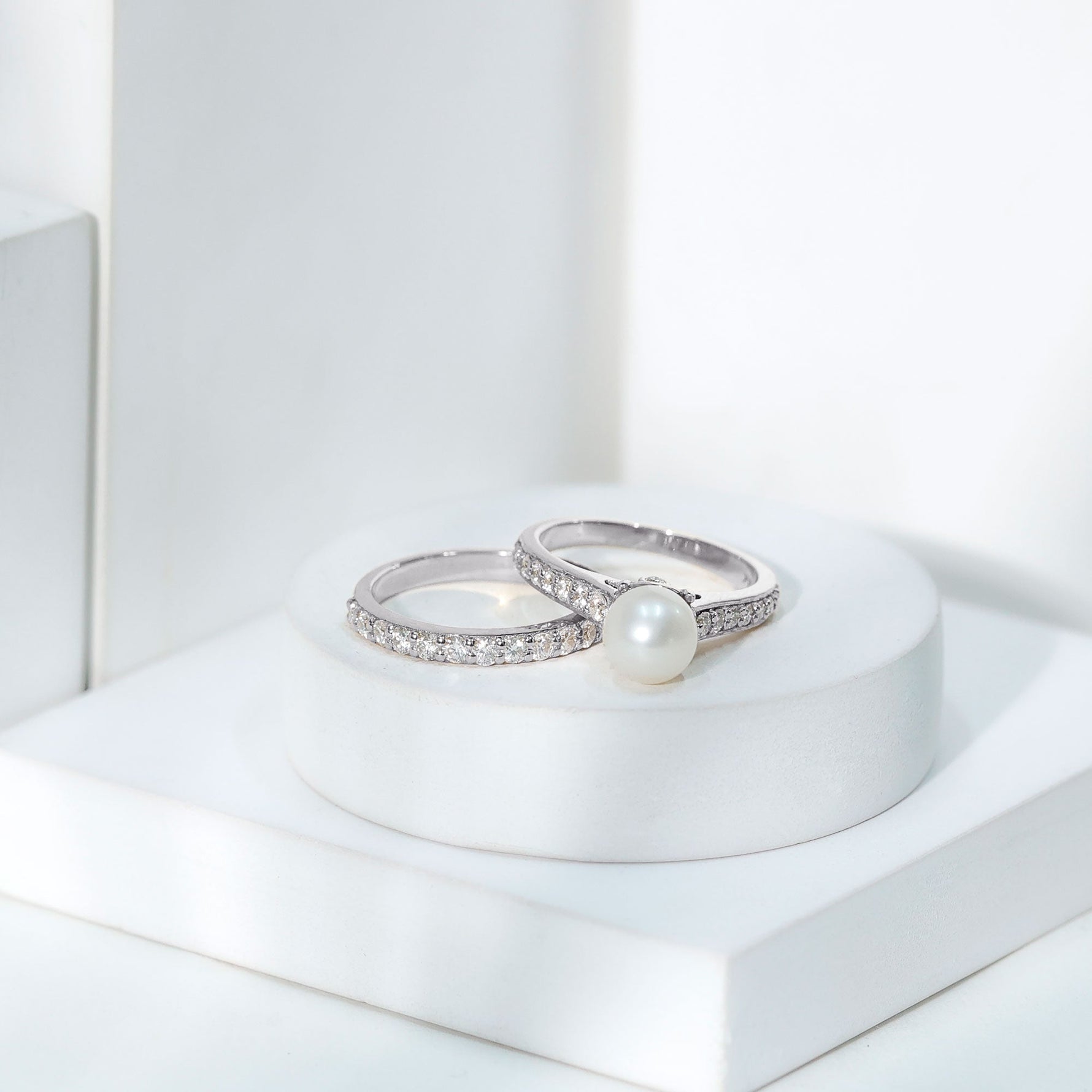 Classic Freshwater Pearl and Moissanite Wedding Ring Set