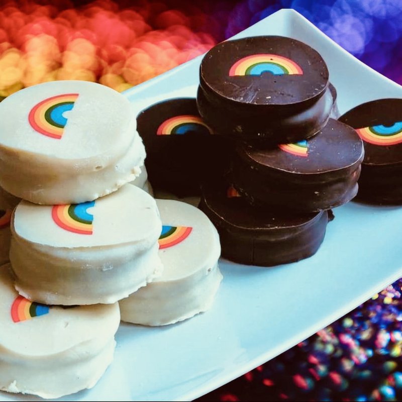 Alfajores with Design: Rainbow Alfajores Box