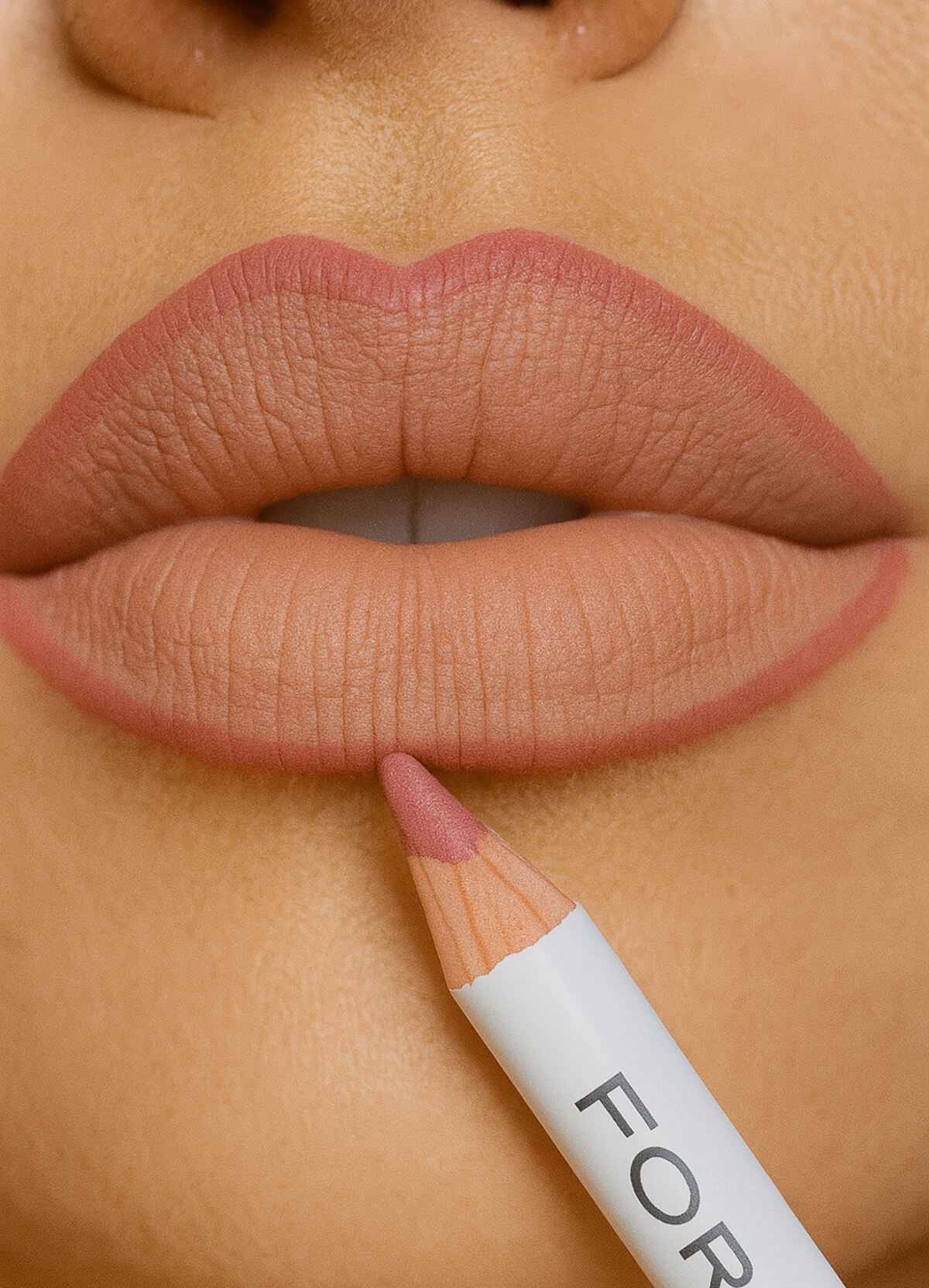 SINGLED OUT LIP LINER