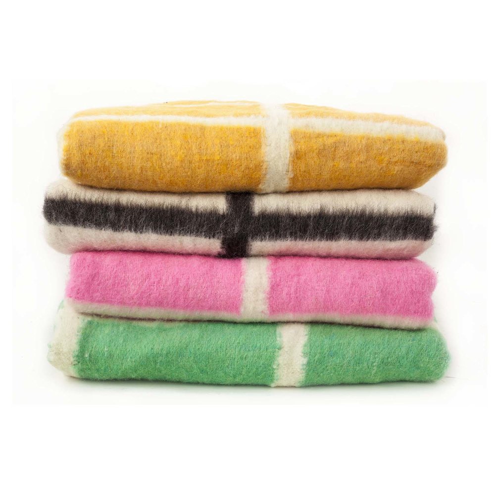 Momos Grid Blanket- Natural White and Black