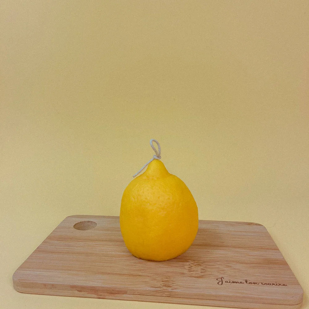 Standing Lemon Candle (La Limónsota)