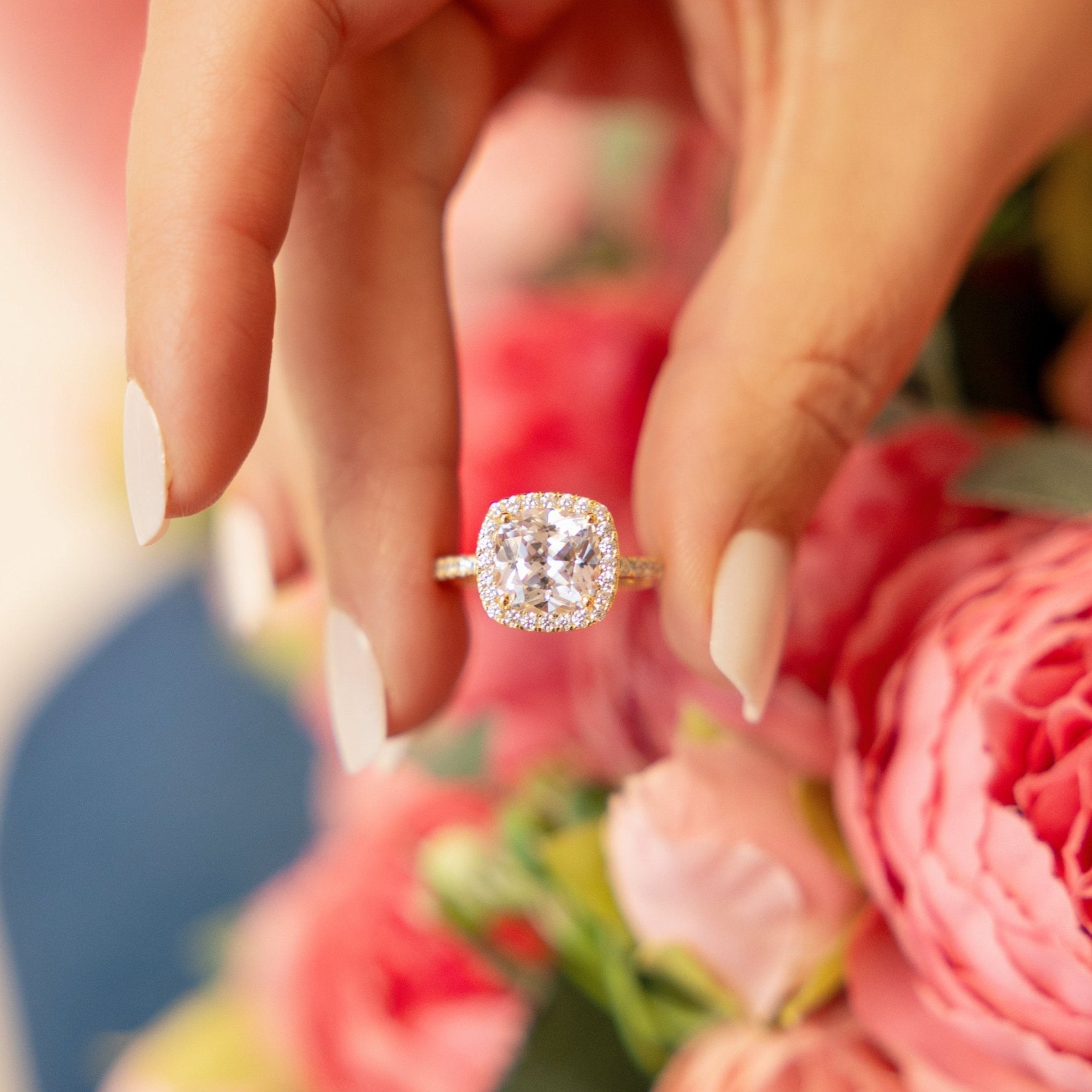 Holly in Gold - For the Romantic in You