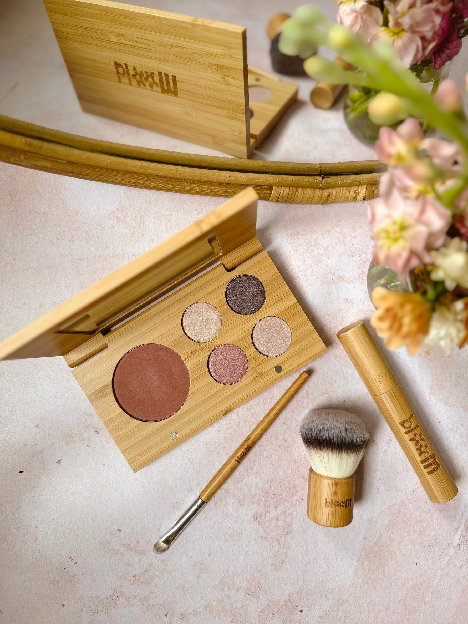 Bloom Makeup Kit - By Baano