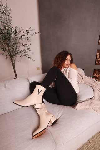 Cadence Booties Beige - By Baano