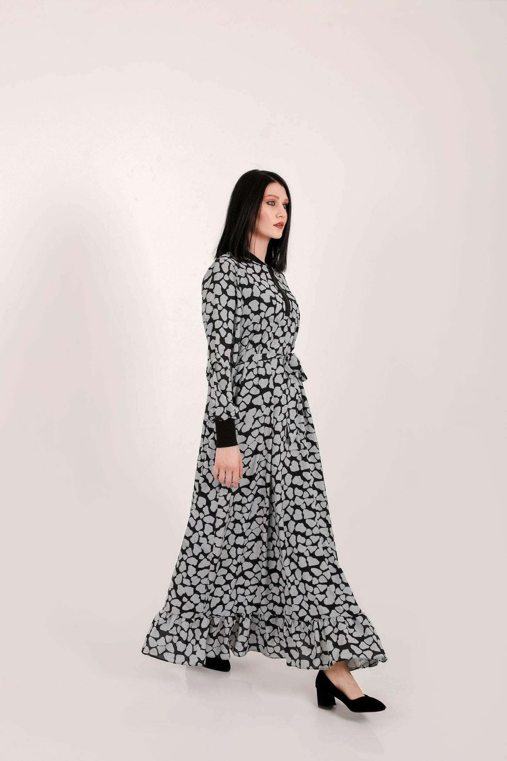 Lola Long Maxi Dress With elastic Cuffs and Neckline - Glamourous Grace
