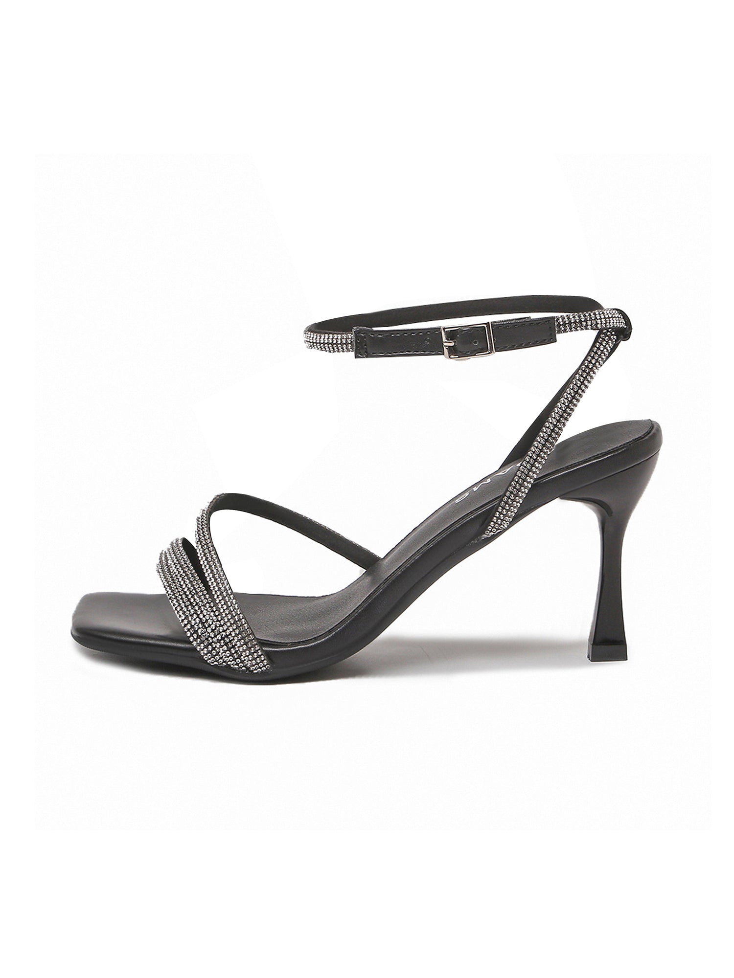 Chloe | Black J.Adams