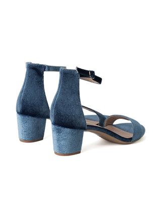Daisy | Sky Blue Velvet